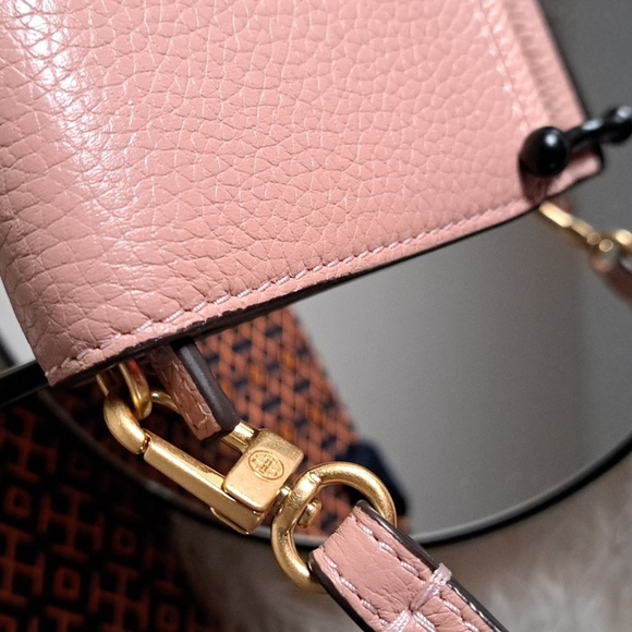 Tory Burch Britten Wallet Wristlet - Picture 12 of 12